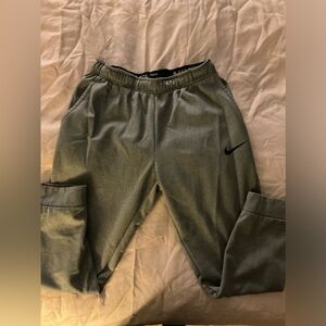 Men’s Nike sweat pants large